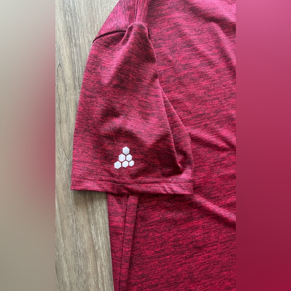 5 for $25. Mens top - Picture 3 of 3